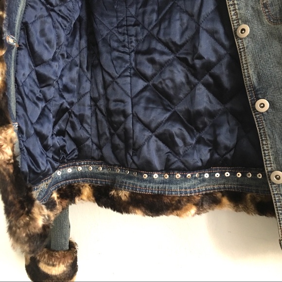 Bebe studded denim Jacket with faux fur collar - Picture 7 of 8